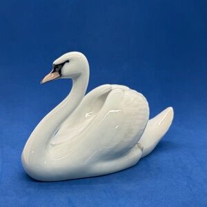 Royal Copenhagen Porcelain Swan Figurine #755 From Denmark